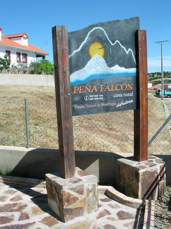 Casa Rural Pena Falcon Pensionat Torrejón el Rubio Eksteriør billede