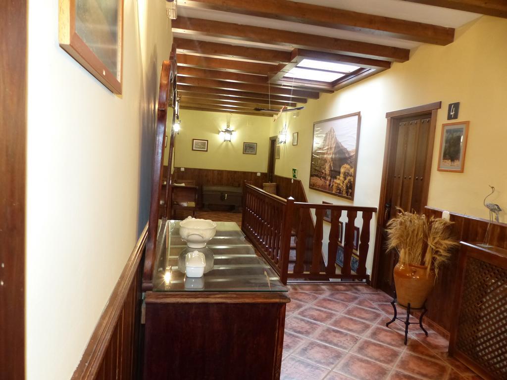 Casa Rural Pena Falcon Pensionat Torrejón el Rubio Eksteriør billede